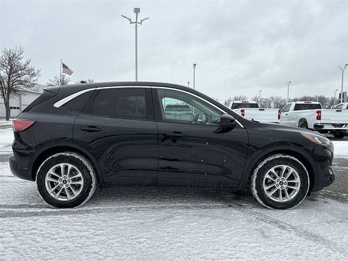 Used 2020 Ford Escape SE image 9