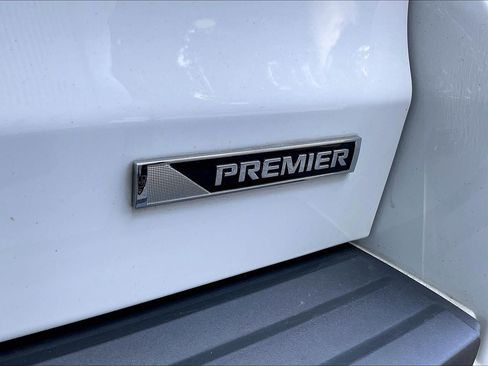 Used 2018 Chevrolet Suburban Premier AWD/4WD image 8