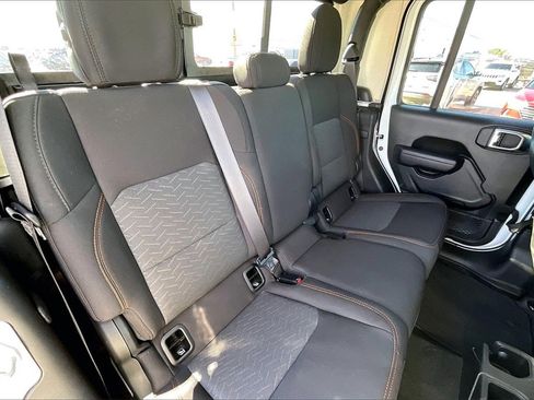 Used 2023 Jeep Gladiator Mojave image 22