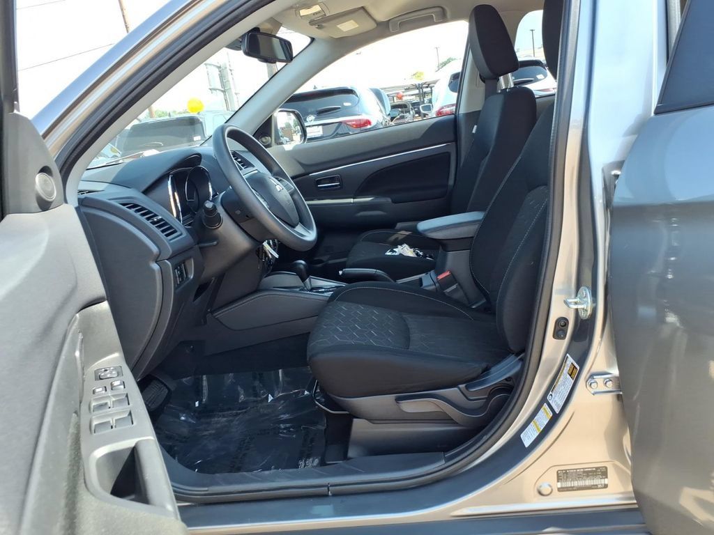 Used 2024 Mitsubishi Outlander Sport ES AWD/4WD image 13