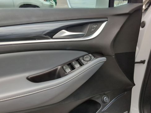 Used 2020 Buick Enclave Essence w/ Sound and Sites Package image 12