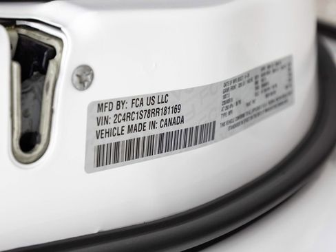 Used 2024 Chrysler Pacifica Limited FWD image 14