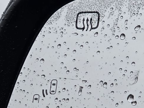 New 2026 Toyota Sienna XLE image 19