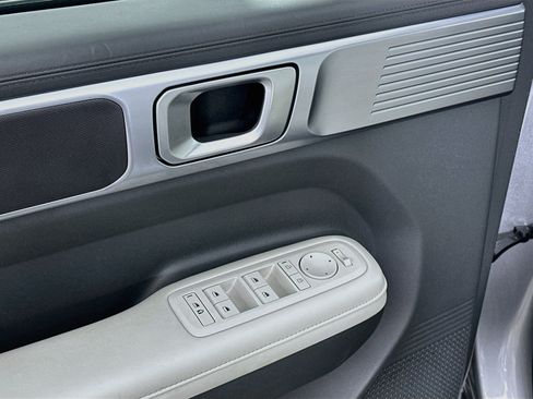Used 2025 Hyundai Santa Fe SEL FWD image 15
