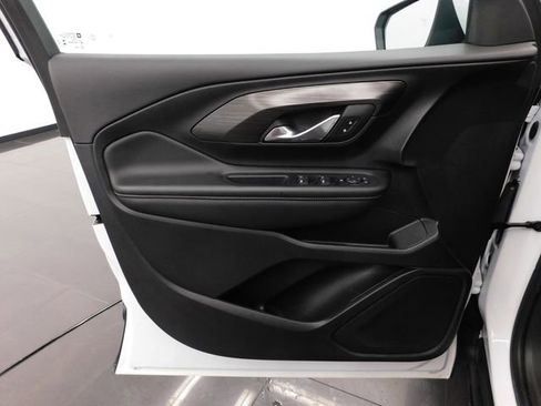 Used 2024 GMC Terrain SLE image 13