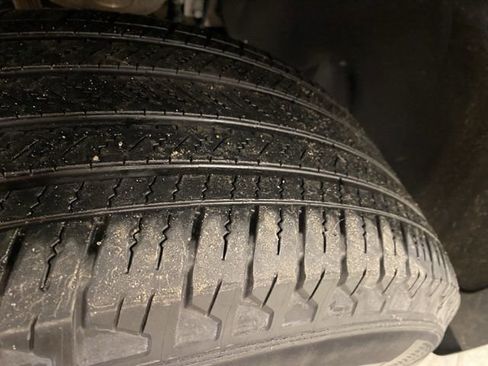 Used 2023 Chevrolet Silverado 1500 LT image 29