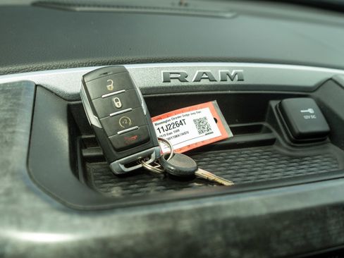 Used 2019 RAM 1500 Big Horn AWD/4WD image 32