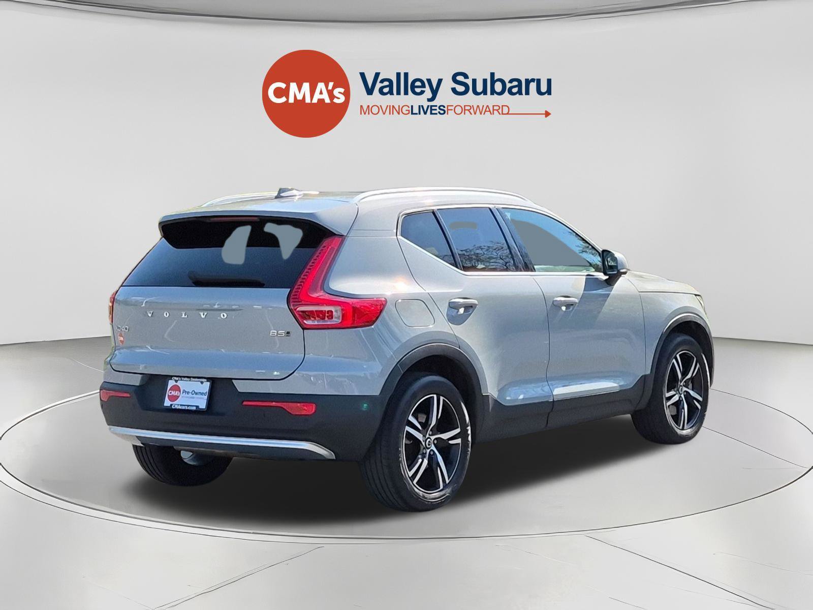 Used 2024 Volvo XC40 B5 Core AWD/4WD image 5