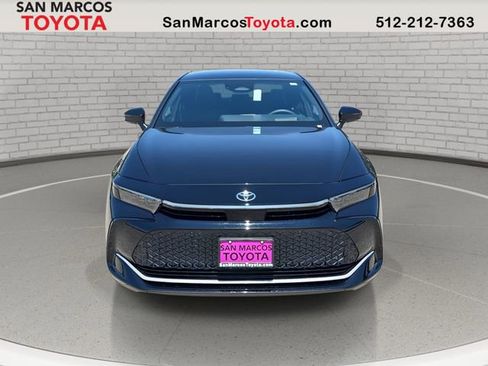 New 2026 Toyota Crown Platinum image 2