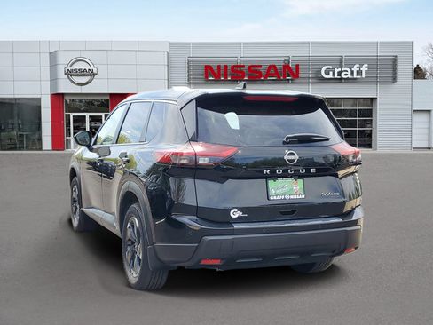 Certified 2024 Nissan Rogue SV w/ SV Premium Package AWD/4WD image 4