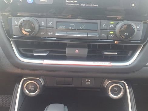 Certified 2026 Toyota Grand Highlander XLE AWD/4WD image 11