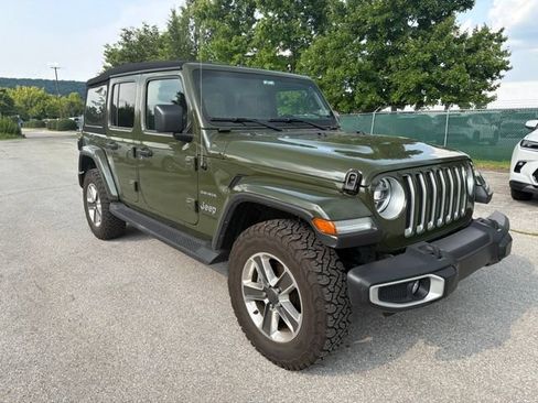 Used 2021 Jeep Wrangler Unlimited Sahara w/ LED Lighting Group AWD/4WD image 3
