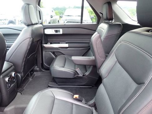 Used 2024 Ford Explorer Limited w/ Limited Technology Package AWD/4WD image 20