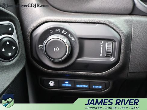Used 2023 Jeep Wrangler Unlimited Rubicon 4xe w/ Cold Weather Group AWD/4WD image 30