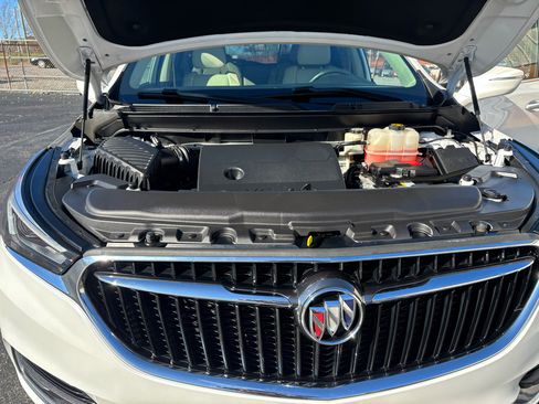 Used 2020 Buick Enclave Essence w/ Sound and Sites Package image 5