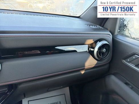 Used 2024 Chevrolet Colorado Z71 w/ Z71 Convenience Package 2 image 22