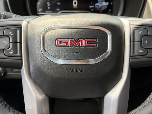 Used 2023 GMC Yukon SLT w/ SLT Premium Package AWD/4WD image 7