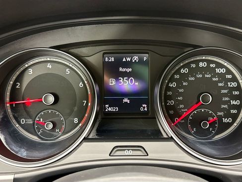 Used 2020 Volkswagen Atlas Cross Sport SE image 32