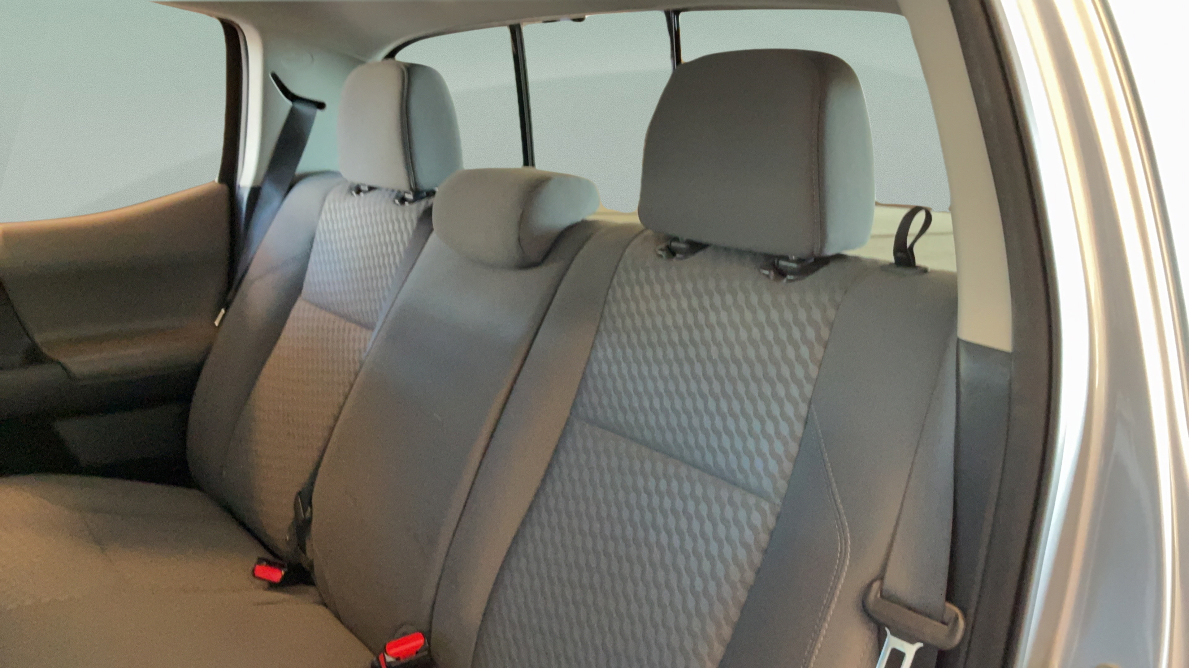 Used 2020 Toyota Tacoma SR5 RWD image 47