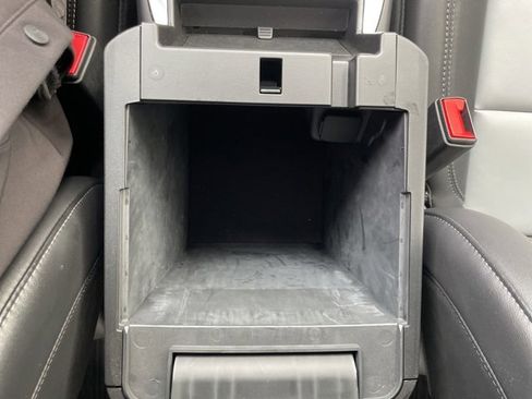 Used 2022 Ford Explorer XLT w/ Equipment Group 202A image 12