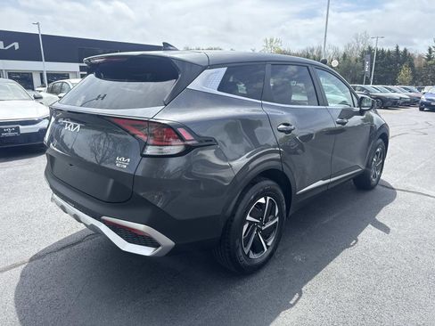Used 2023 Kia Sportage LX AWD/4WD image 8