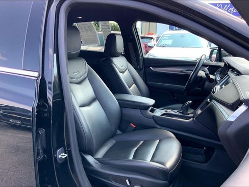 Used 2023 Cadillac XT5 Luxury FWD image 7