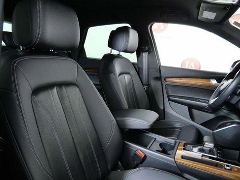 Used 2023 Audi Q5 2.0T Premium w/ Convenience Package AWD/4WD image 12