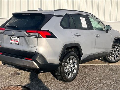 Used 2025 Toyota RAV4 Limited image 17