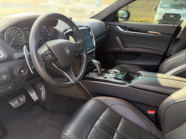 Used 2023 Maserati Ghibli Modena Q4 AWD/4WD image 12