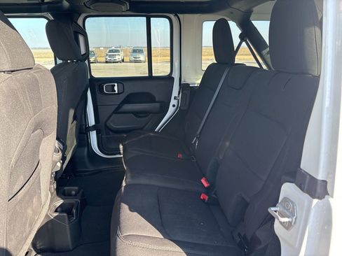 Used 2023 Jeep Wrangler Sahara image 26