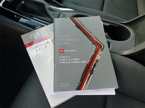 Used 2023 Toyota Corolla LE image 7