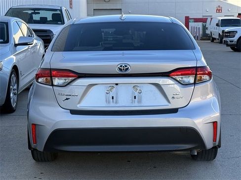 Used 2025 Toyota Corolla LE image 5