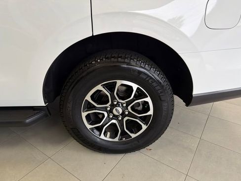 Used 2024 Ford Expedition XLT image 30