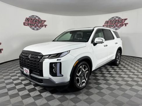 Used 2023 Hyundai Palisade Limited w/ Cargo Package AWD/4WD image 3