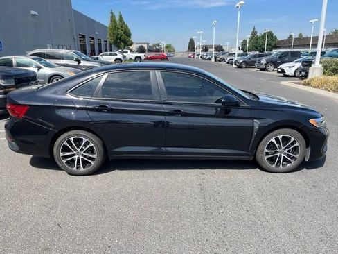 Used 2024 Volkswagen Jetta Sport FWD image 3