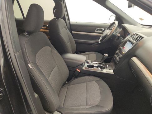 Used 2019 Ford Explorer XLT w/ Equipment Group 201A AWD/4WD image 21