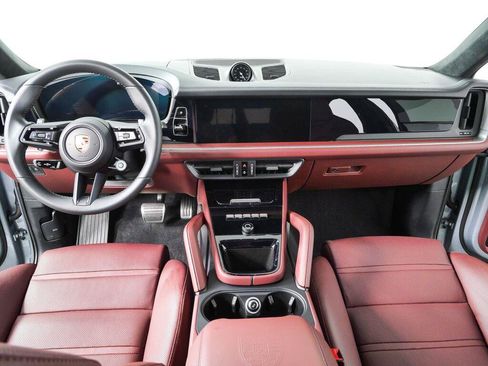 Certified 2024 Porsche Cayenne Turbo AWD/4WD image 20