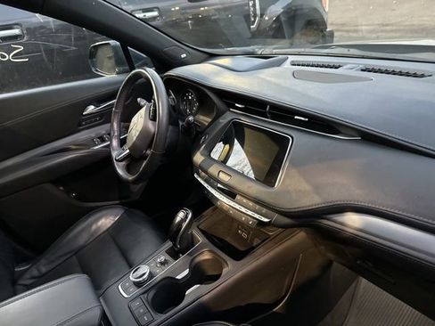 Used 2020 Cadillac XT4 Premium Luxury image 18