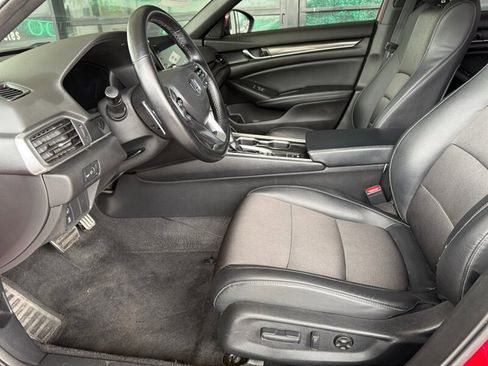 Used 2018 Honda Accord Sport image 17