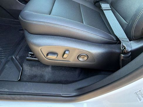 New 2026 Chevrolet Traverse LT image 14