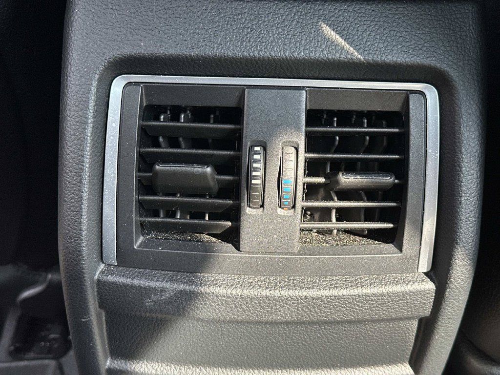 Used 2017 BMW 320i Sedan RWD image 23