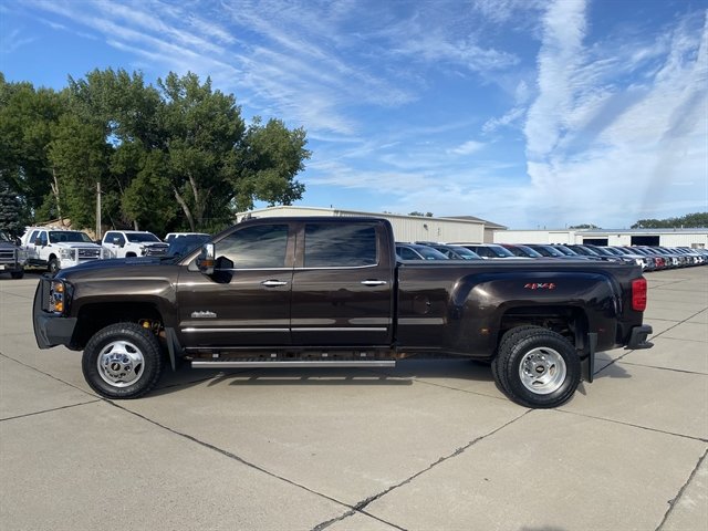Used 2019 Chevrolet Silverado 3500 High Country w/ Duramax Plus Package AWD/4WD image 20