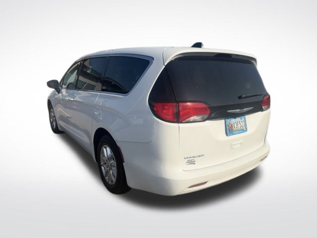 Used 2023 Chrysler Voyager LX FWD image 7