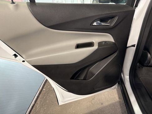 Used 2024 Chevrolet Equinox LT image 27