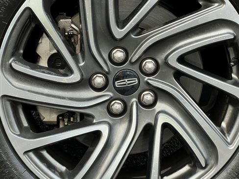 Used 2021 Lincoln Aviator Standard Sport Utility image 8