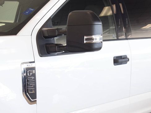 Used 2022 Ford F250 XLT AWD/4WD image 17