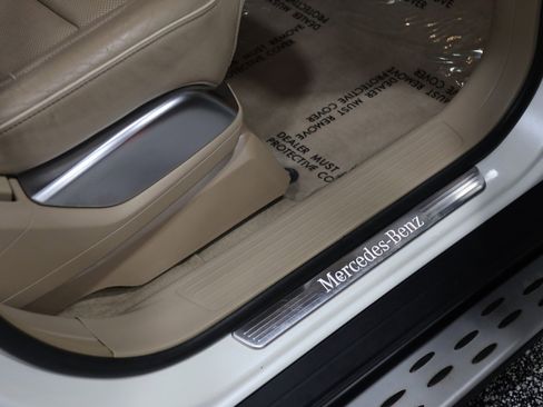 Used 2013 Mercedes-Benz GL 550 4MATIC image 47