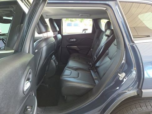 Used 2022 Jeep Cherokee Limited w/ Trailer Tow Group AWD/4WD image 21