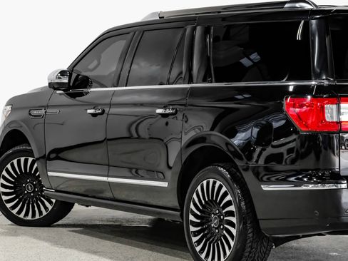 Used 2019 Lincoln Navigator L Black Label image 17
