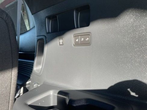 Used 2024 Hyundai Palisade Calligraphy image 25